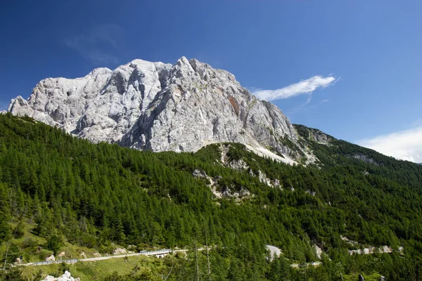 Widok na Alpy Julijskie z przełęczy Vrsic, Słowenia — Zdjęcie stockowe