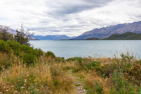 Pohled na severní konec jezera Wakatipu na jižním ostrově, Nový Zéland — Stock fotografie