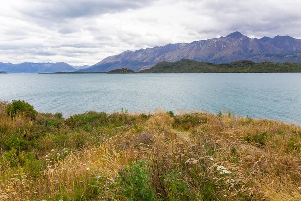View of northern end of Lake Wakatipu in the South Island , New Zealand — Stock Photo, Image