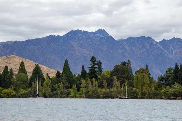 Lakeside do lago Wakatipu em Queenstown, NZ — Fotografia de Stock