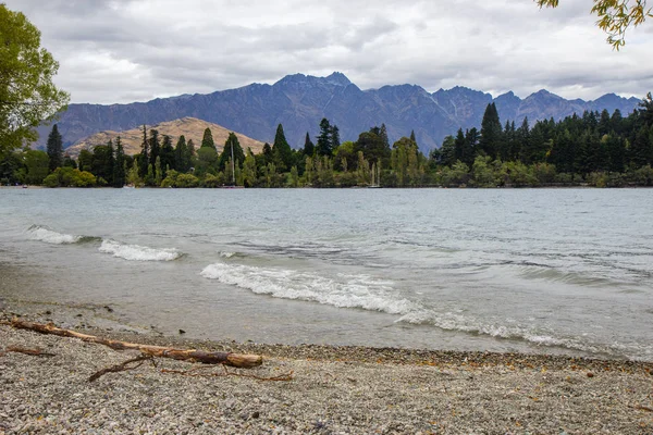 Lakeside do lago Wakatipu em Queenstown, NZ — Fotografia de Stock