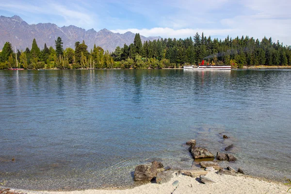 Queenstown, Nz Wakatipu gölünün göl kenarı — Stok fotoğraf