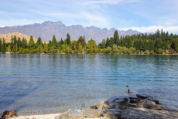 Lakeside do lago Wakatipu em Queenstown, NZ — Fotografia de Stock