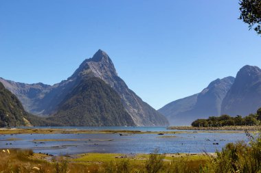 ünlü Mildford Sound, Yeni Zelanda fiyort görünümü