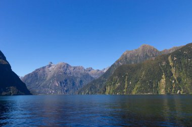 ünlü Mildford Sound, Yeni Zelanda fiyort görünümü