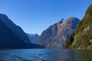 ünlü Mildford Sound, Yeni Zelanda fiyort görünümü