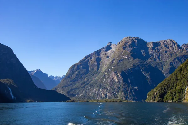 View of famous Mildford Sound, fjord in New Zealand — Stock Photo, Image