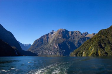 ünlü Mildford Sound, Yeni Zelanda fiyort görünümü