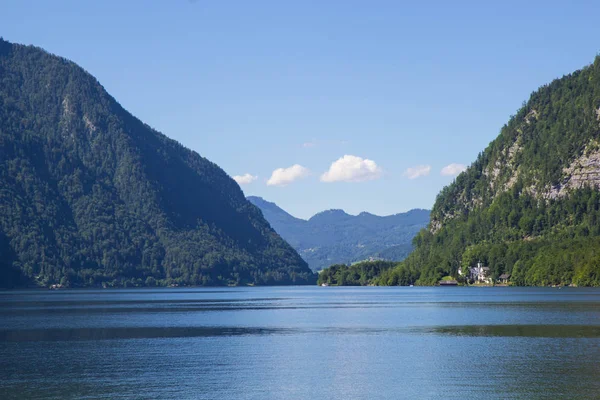 Vista de Hallstatter See - lago en los Alpes austríacos —  Fotos de Stock