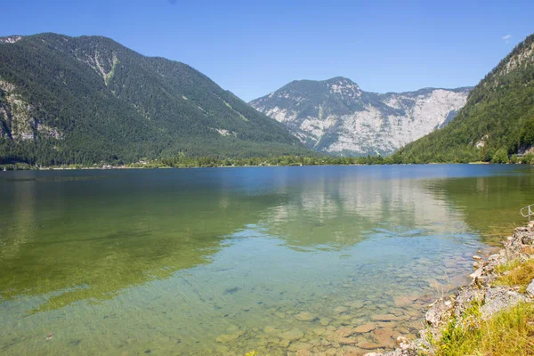 Θέα στο Χαλστάτερ See-Lake σε Αυστριακές Άλπεις — Φωτογραφία Αρχείου