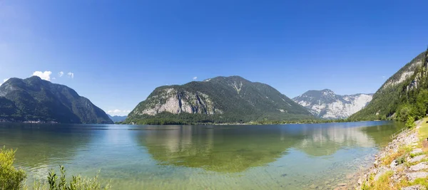 Vista de Hallstatter See - lago en los Alpes austríacos —  Fotos de Stock