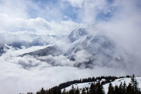 Vista da estância de esqui Mayrhofen, Alpes austríacos — Fotografia de Stock