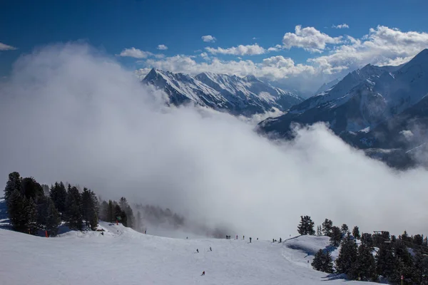 Vista da estância de esqui Mayrhofen, Alpes austríacos — Fotografia de Stock