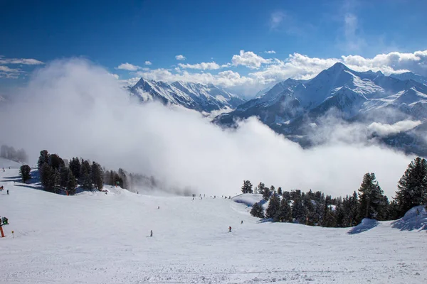 奥地利阿尔卑斯山的迈尔霍芬滑雪胜地景观 — 图库照片