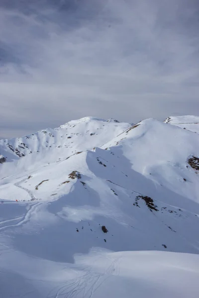 Uitzicht op het skigebied van Mayrhofen in wintertijd, Oostenrijk — Stockfoto