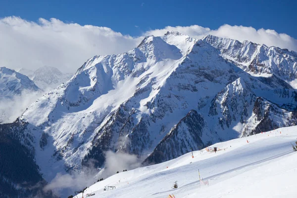 Vue sur la station de ski Mayrhofen en hiver, Autriche — Photo