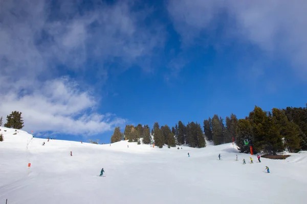 冬季奥地利迈尔霍芬滑雪胜地的景色 — 图库照片