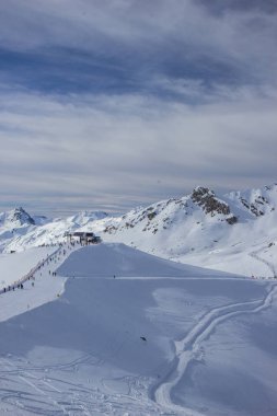 kış aylarında Mayrhofen kayak merkezi görünümü, Avusturya