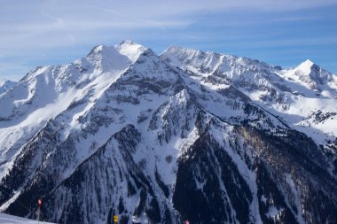 kış aylarında Mayrhofen kayak merkezi görünümü, Avusturya