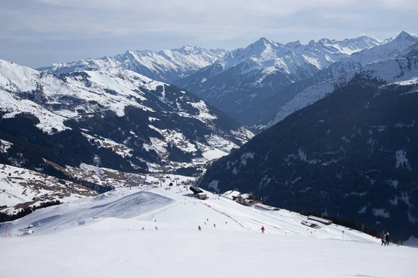 Blick auf das Skigebiet Mayrhofen im Winter, Österreich — Stockfoto
