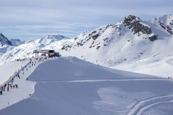 Vy över skidorten Mayrhofen under vintertid, Österrike — Stockfoto