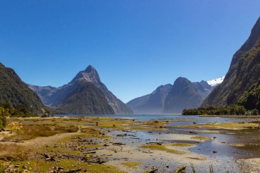 ünlü Mildford Sound, Yeni Zelanda fiyort görünümü
