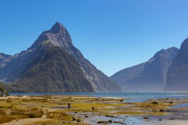 ünlü Mildford Sound, Yeni Zelanda fiyort görünümü