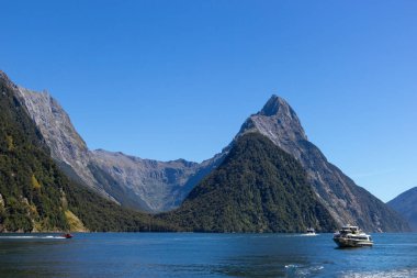 ünlü Mildford Sound, Yeni Zelanda fiyort görünümü