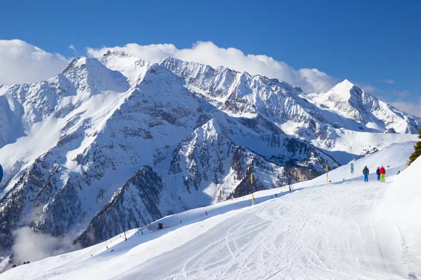 冬季奥地利迈尔霍芬滑雪胜地的景色 — 图库照片