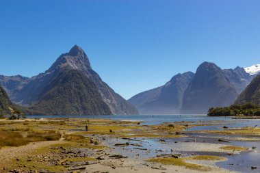 ünlü Mildford Sound, Yeni Zelanda fiyort görünümü