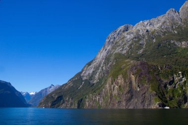 ünlü Mildford Sound, Yeni Zelanda fiyort görünümü