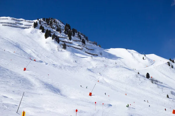 Vy över skidorten Mayrhofen under vintertid, Österrike — Stockfoto