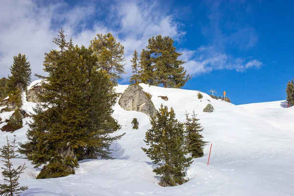 Vista de Mayrhofen estação de esqui no tempo de inverno, Áustria — Fotografia de Stock