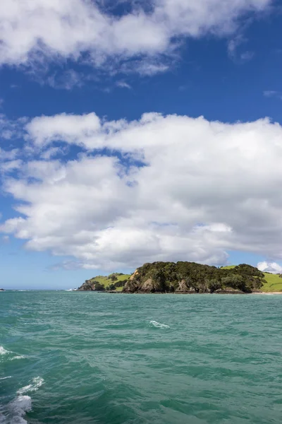 从新西兰群岛湾船视图 — 图库照片