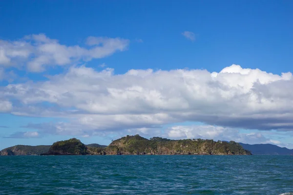 Pohled z plavidla Ostrovského zálivu, Nový Zéland — Stock fotografie