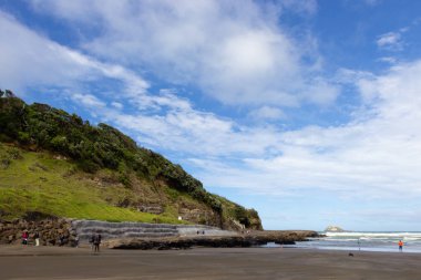 Muriwai Regional Park'ın panoramik manzarası, Yeni Zelanda
