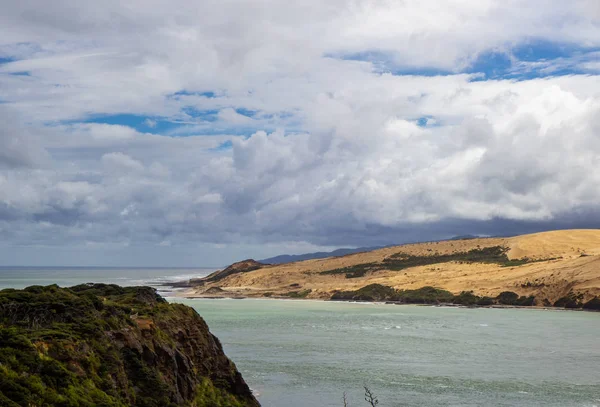 Uitzicht vanaf uitkijkpunt in de buurt van Opononi, Nieuw-Zeeland — Stockfoto