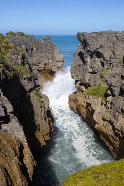 Punakaiki pannkaka Rocks och blowholes Walk, Paproa, Nya Zeeland — Stockfoto