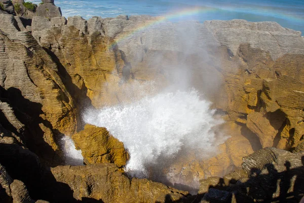 Punakaiki Pancake Rocks and Blowholes Walk, Paproa, Nova Zelândia — Fotografia de Stock