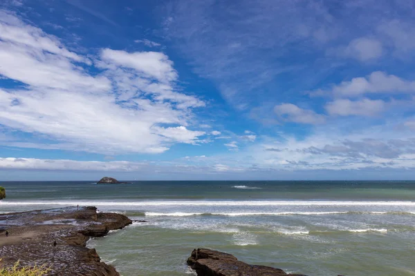 Vue sur la plage de Muriwai, île du nord, Nouvelle-Zélande — Photo