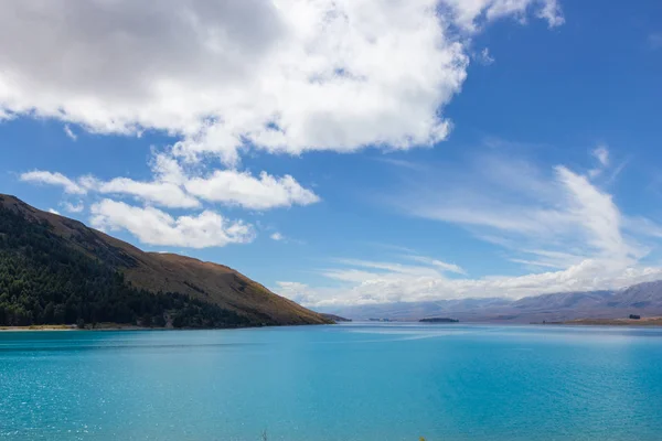 View of Tekapo lake on a sunny day, New Zealand — Stock Photo, Image