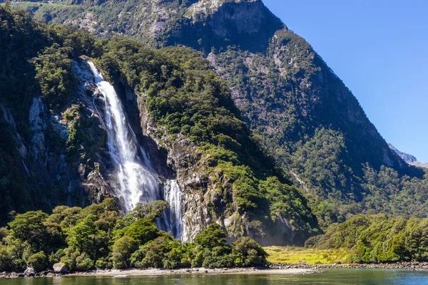 Vista de uma das cachoeiras de som de Milford — Fotografia de Stock