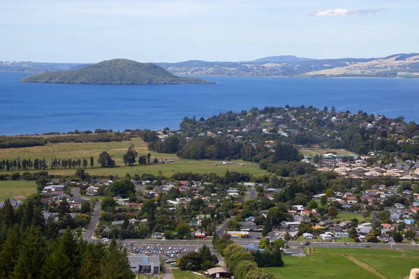 Vista aérea del lago y la ciudad de Rotorua —  Fotos de Stock