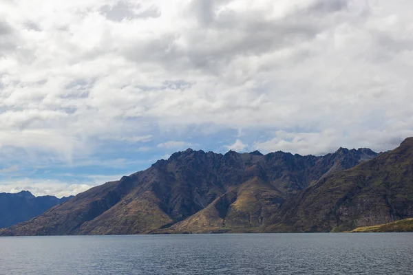 Vista do lago Wakatipu de um barco, Queenstown — Fotografia de Stock