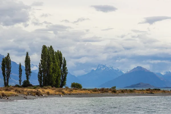 Queenstown 'daki bir tekneden Wakatipu Gölü manzarası — Stok fotoğraf