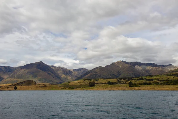 Vista del lago Wakatipu da una barca, Queenstown — Foto Stock