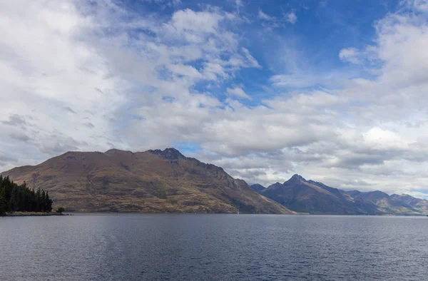 Widok na jezioro Wakatipu z łodzi, Queenstown — Zdjęcie stockowe