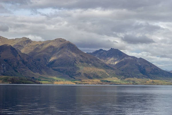 Vista do lago Wakatipu de um barco, Queenstown — Fotografia de Stock