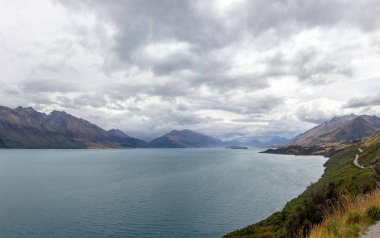 Queenstown, Otago, Yeni Zelanda 'dan Wakatipu Gölü manzarası