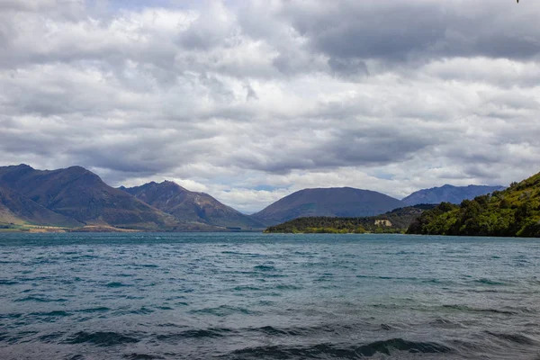 Vista do lago Wakatipu de um barco, Queenstown, Otago, Nova Zelândia — Fotografia de Stock